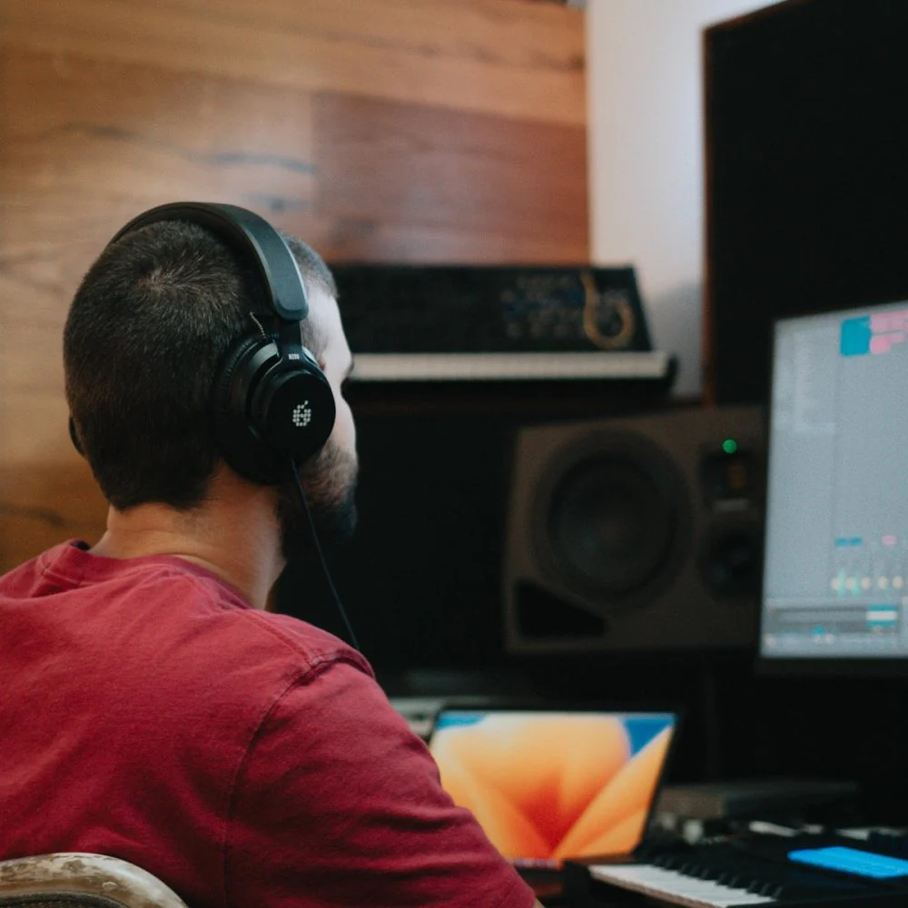ADAM H200 Closed-Back Studio Headphone w/ PEEK Diaphragm & Headphone Utility Plug-in - Image 2