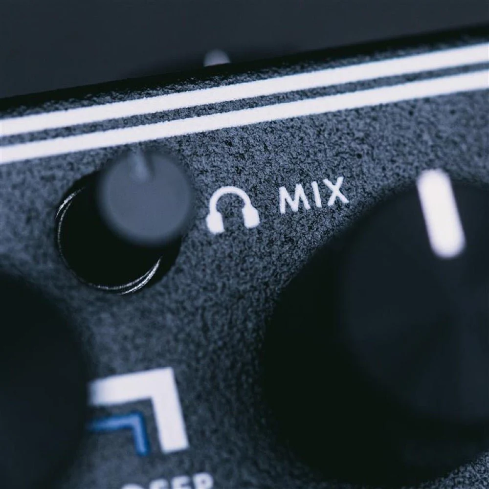 Aguilar AG PREAMP Preamp DI Box w/ 4-Band EQ Black - Image 5