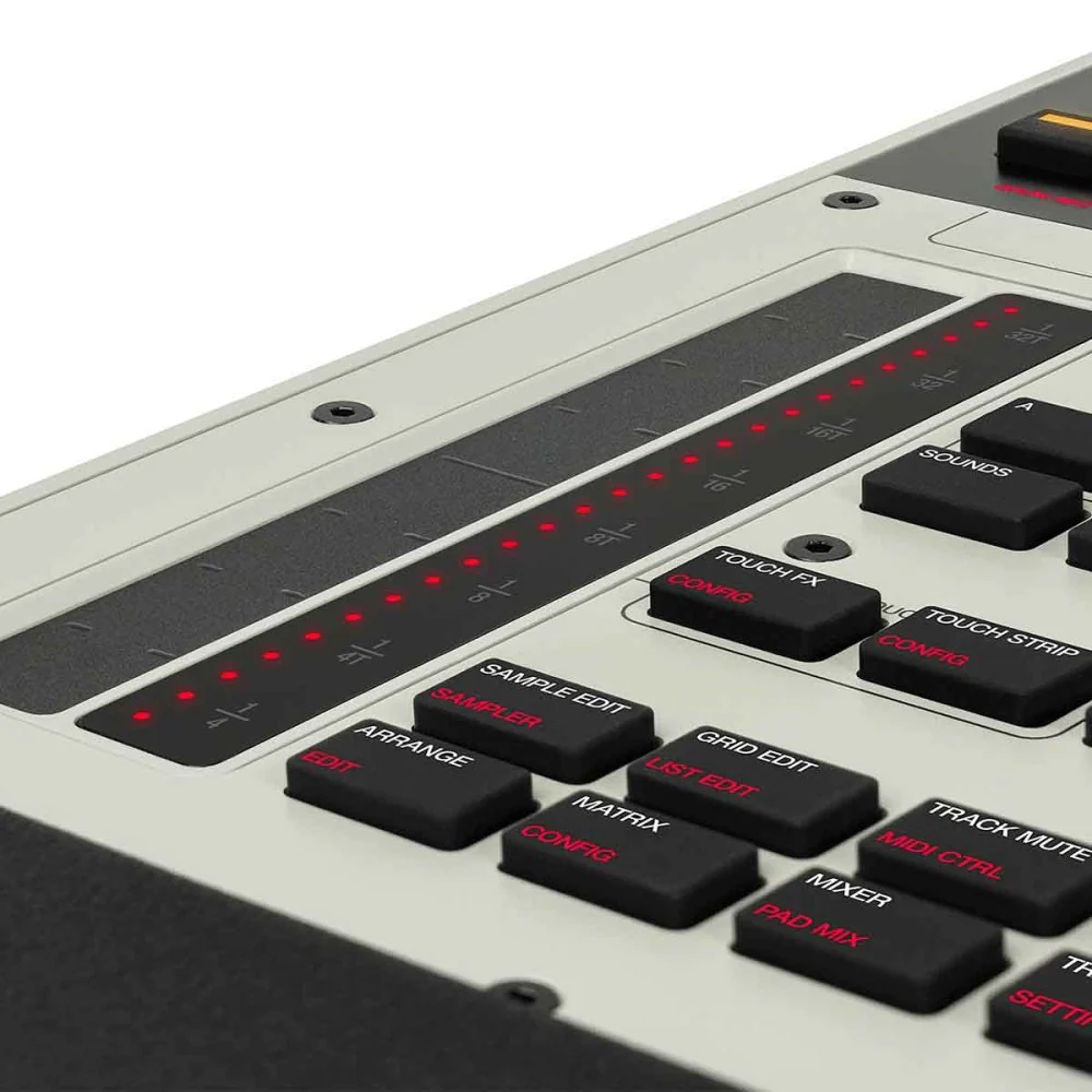 AKAI MPC XL Standalone Music Production Centre for Sampling & Sequencing - Image 5