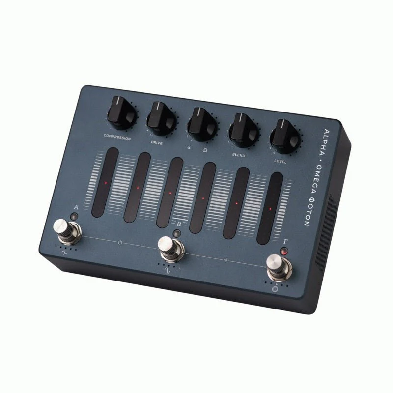 Darkglass Alpha Omega Photon Bass Distortion, Compression, EQ, Preamp DI & Interface - Image 4