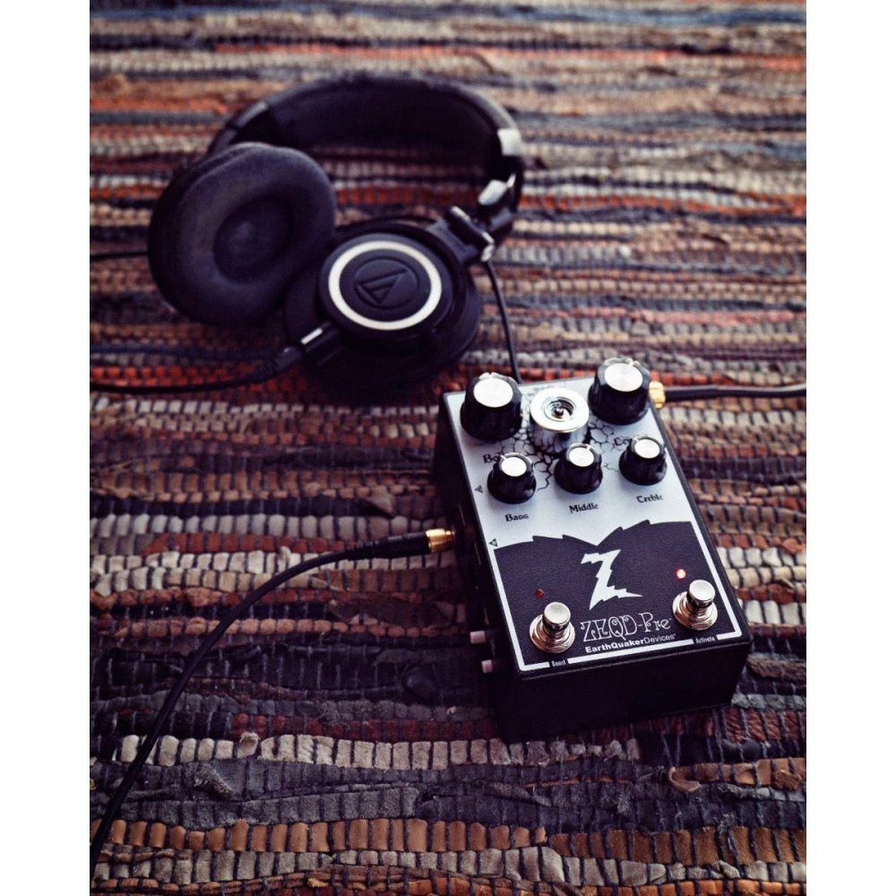 Earthquaker Devices ZEQD-Pre All-Analog Simulation Tube Preamp w/ DI Out & EF86 Vacuum Tube - Image 2