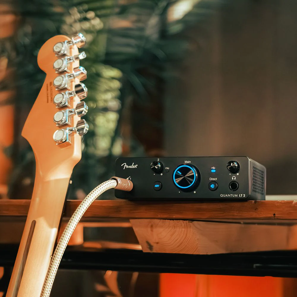 Fender Quantum LT2 Complete Bundle w/ LT2 Interface, Eris 3.5 G2 Speakers, HD7 Headphones & M7 Microphone - Image 2