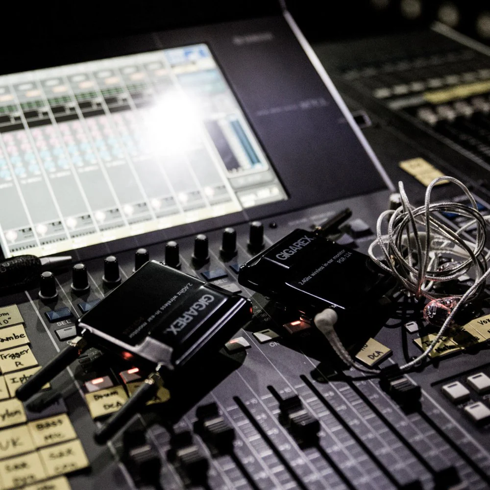 GIGAREX PGT-124 Add-On Wireless In-Ear Monitoring System - Image 3