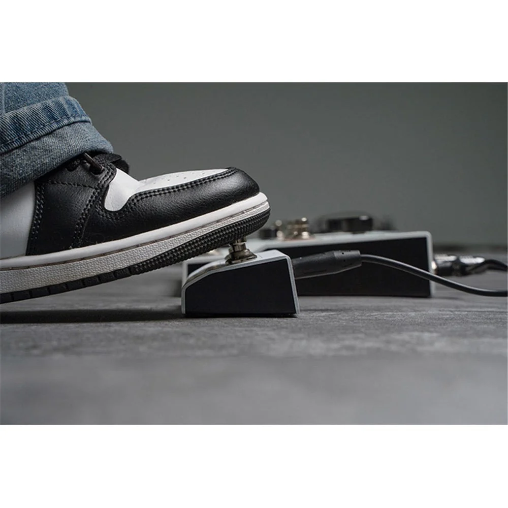 Hotone Ampero Switch PLUS Dual Momentary Footswitch - Image 8
