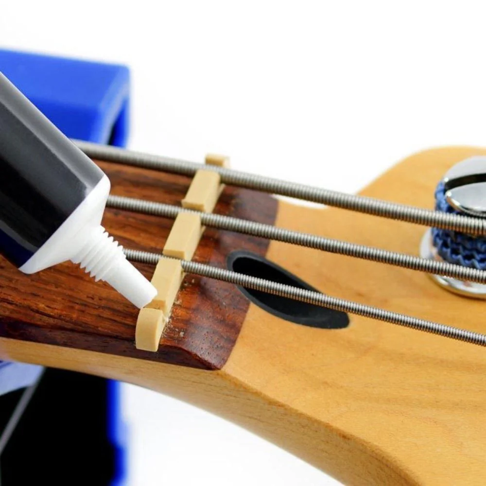 Music Nomad MN106 Tune-It Lubricant Stay In Tune & Reduce String Breakage 10ml - Image 6