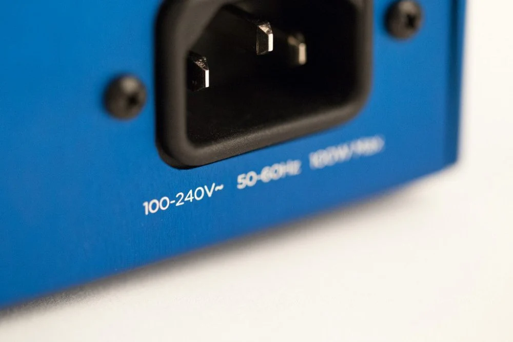 Strymon ZUMA High Current 9-Output Pedal Power Supply - Image 9