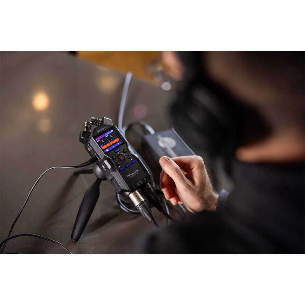 Zoom H4Essential 32-Bit Float 4CH Portable Handy Recorder - Image 10