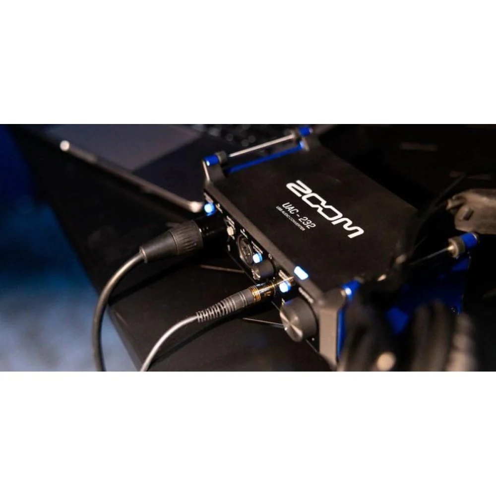 Zoom UAC-232 32-Bit Float USB-C Audio Interface - Image 6